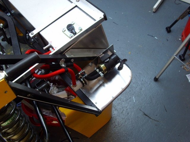 Fuel pump mounting2